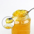 Здоровый натуральный напиток, травяной чай с медом и помело